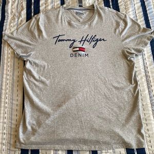 Large grey Tommy Hilfiger t shirt